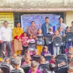 वार्ड-36 में स्कूल बैग वितरण, मां सरस्वती की पूजा के साथ हुआ कार्यक्रम