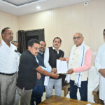 मन की बात कार्यक्रम के साथ-साथ सम्पन्न हुआ सांसद के जनता दरबार का कार्यक्रम