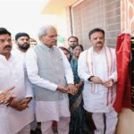 पीड़ित मानवता की सेवा सबसे बड़ा धर्म है – उप मुख्यमंत्री श्री राजेन्द्र शुक्ल उप मुख्यमंत्री ने आयुष्मान आरोग्य मंदिर पुर्वा के नवीन भवन का किया लोकार्पण