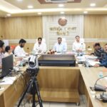 जनहित के कार्य जिम्मेदारी और संवेदनशीलता से करें अधिकारी: कमिश्नर