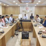 समय-सीमा बैठक में कलेक्टर के निर्देश; एचपीवी वैक्सीनेशन शत-प्रतिशत पूरा करें, गैस सिलेंडर की कालाबाजारी पर रखें सख्त निगरानी