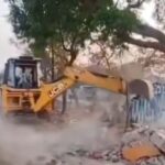 सिंगरौली में प्रशासन का बुलडोजर: पीजी कॉलेज की जमीन से हटाए गए अवैध कब्जे