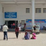 जिला अस्पताल के कर्मचारियों का बुरा हाल, एक साल से नहीं मिला मानदेय