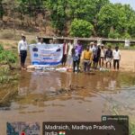 रजनिया मंडल नया टोला पंचायत के झरिया नाला मे किया गया बोरी बंधान