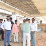 कलेक्टर ने किया सकेती ग्राम स्थित निर्माणाधीन पोल्ट्री हेचरी का औचक निरीक्षण