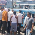 नवानगर में भीषण सड़क हादसा, तीन युवक गंभीर घायल