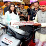 ई-स्कूटर अनुदान योजना से दमोह की सायरा बी बनीं आत्मनिर्भर