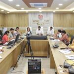 जल गंगा संवर्धन अभियान अंतर्गत निर्धारित विभागीय लक्ष्य समय पर पूरे करें : कलेक्टर