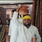 जिला पंचायत में घड़ा लेकर घुसे सदस्य, जल संकट पर हंगामा: बैठक का बहिष्कार, प्रशासन पर गंभीर आरोप