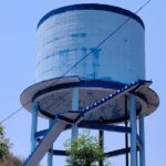 पानी टंकी में लीकेज से ग्रामीणों में आक्रोश, जल जीवन मिशन पर उठे सवाल