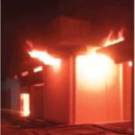 छतरपुर में नमकीन गोदाम में भीषण आग, लाखों का नुकसान; दमकल की देरी पर उठे सवाल