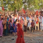 अवैध शराब और गांजा बिक्री के खिलाफ बगदरा में प्रदर्शन, एसपी के नाम सौंपा ज्ञापन