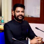 सीईओ जिला पंचायत ने प्रधानमंत्री जनमन आवास योजना के कार्य में लापरवाही बरतने पर 6 पंचायत सचिवों की वेतन वृद्धि रोकने के दिए निर्देश