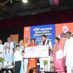मुख्यमंत्री ने विभिन्न स्वरोजगार एवं आजीविका योजनाओं के हितग्राहियों को वितरित किए करोड़ों रुपये के हितलाभ