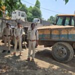 अवैध रेत परिवहन पर पुलिस की कार्रवाई, ट्रैक्टर जब्त