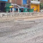 NH-39 की बदहाल सड़क बनी जानलेवा, उखड़ी गिट्टियों से बाइक सवार दो युवक घायल