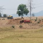 तहसील न्यायालय के स्थगन आदेश के बावजूद शासकीय भूमि पर हो रहे निर्माण पर तहसीलदार का कड़ा एक्शन