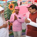 गुरुदेव के आशीर्वाद से ही सनातन और सत्य मार्ग का अनुसरण करने की प्रेरणा मिलती है : मुख्यमंत्री डॉ. यादव