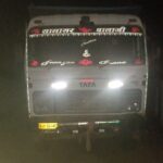 खड़ौरा में डंपर की टक्कर से टूटा बिजली पोल, गांव में छाया अंधेरा