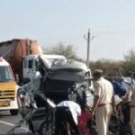 बुटाटी धाम जा रहे परिवार की कार बस से भिड़ी
