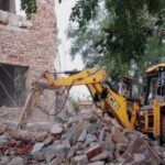 विश्व धरोहर चित्तौड़गढ़ दुर्ग में चला बुलडोजर: ASI की जमीन पर बन रहा अवैध दो मंजिला होटल ध्वस्त