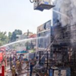 लखनऊ अग्निकांड के बाद प्रशासन सख्त, कई प्रतिष्ठानों पर कार्रवाई