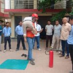 मिश्रा पॉली क्लीनिक एंड नर्सिंग होम में फायर सेफ्टी प्रशिक्षण