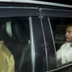 बंगाल में सियासी भूचाल: टीएमसी नेता अभिषेक बनर्जी के घर पुलिस का छापा, ताला तोड़कर अंदर घुसी टीम, पहुंचीं ममता बनर्जी