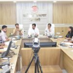 कलेक्टर की अध्यक्षता में आपदा प्रबंधन कार्य योजना की समीक्षा बैठक आयोजित