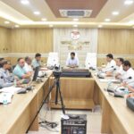 कलेक्टर की अध्यक्षता में महिला एवं बाल विकास विभाग की समीक्षा बैठक आयोजित