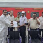 सोशल मीडिया की पहल लाई रंग: सिंगरौली रेलवे स्टेशन को मिली दो नई व्हीलचेयर, मरीजों व बुजुर्गों को राहत