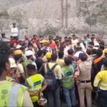 100 फीट गहरी खाई में समाया डंपर, ऑपरेटर की मौत; 5 घंटे चले रेस्क्यू के बाद निकाला शव