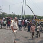 एक हादसे ने थाम दी रफ्तार: मुआवजे की मांग पर तीन घंटे जाम रहा एनसीएल एक्सप्रेस-वे
