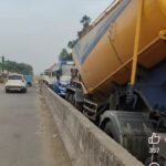 देवसर राष्ट्रीय राजमार्ग पर फिर लगा लंबा जाम, अव्यवस्थित पार्किंग और फुटपाथ अतिक्रमण बने बड़ी वजह