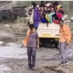 तीन फीट पानी में डूबा कसर रेलवे अंडरब्रिज, अधूरी नाली निर्माण ने बढ़ाई मुसीबत