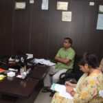 सीएम हेल्पलाइन प्रकरणों का समय-सीमा में निराकरण करें, लापरवाही नहीं होगी बर्दाश्त: आयुक्त