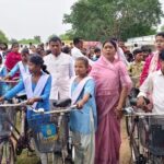 बगैया स्कूल में विद्यार्थियों को मिली साइकिलों की सौगात