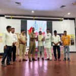मोरवा पुलिस ने किया कलाकार अशोक पांडेय को सम्मानित