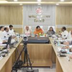 विस्थापित परिवारों को समय पर मिले पुनर्वास के सभी लाभ, उद्योगों में प्राथमिकता से दें रोजगार : प्रभारी मंत्री संपतिया उईके