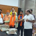 3,28,600 हस्ताक्षरों की जनभावना के साथ गूंजी मांग — गौ माता को मिले ‘राष्ट्र माता’ का दर्जा, गोहत्या पर लगे पूर्ण प्रतिबंध