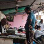 स्टाम्प की कालाबाजारी पर प्रशासन सख्त, दो विक्रेताओं के प्रतिष्ठानों पर छापेमारी