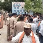जबलपुर के सेंट एलॉयसियस स्कूल में हंगामा, धर्म परिवर्तन के आरोपों पर प्रदर्शन