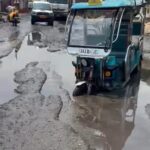 जर्जर सड़कों पर दौड़ रहे कोयला परिवहन के भारी वाहन, ग्रामीणों की जान जोखिम में