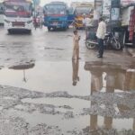 बैढ़न बस स्टैंड की बदहाली: गड्ढों, अंधेरे और अव्यवस्था के बीच सफर करने को मजबूर यात्री