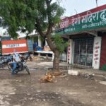 नवानगर शराब दुकान पर ओवररेटिंग के आरोप, रेट लिस्ट नहीं मिलने से उपभोक्ताओं में नाराजगी