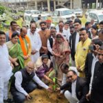 निर्माणाधीन जिला न्यायालय परिसर का प्रभारी मंत्री ने किया निरीक्षण, किया वृक्षारोपण