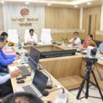 कलेक्टर की अध्यक्षता में स्वास्थ्य विभाग की समीक्षा बैठक आयोजित