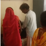 सिंगरौली में स्वास्थ्य व्यवस्था पर सवाल: कहीं सुरक्षा गार्ड तो कहीं स्वीपर लगा रहा इंजेक्शन, वायरल वीडियो से मचा हड़कंप