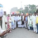 ईद मिलादुन्नबी पर टॉकीज चौराहा में लगी ‘मोहब्बत की दुकान’, मुस्लिम भाइयों का किया स्वागत-सम्मान