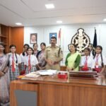 राखी के पवित्र धागे में जुड़ा विश्वास और सुरक्षा का संकल्प, छात्राओं ने पुलिस अधीक्षक षियाज के.एम. को बांधी राखी